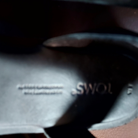 Toms Black Sandals Comfortable Casual Footwear - Picture 2 of 4